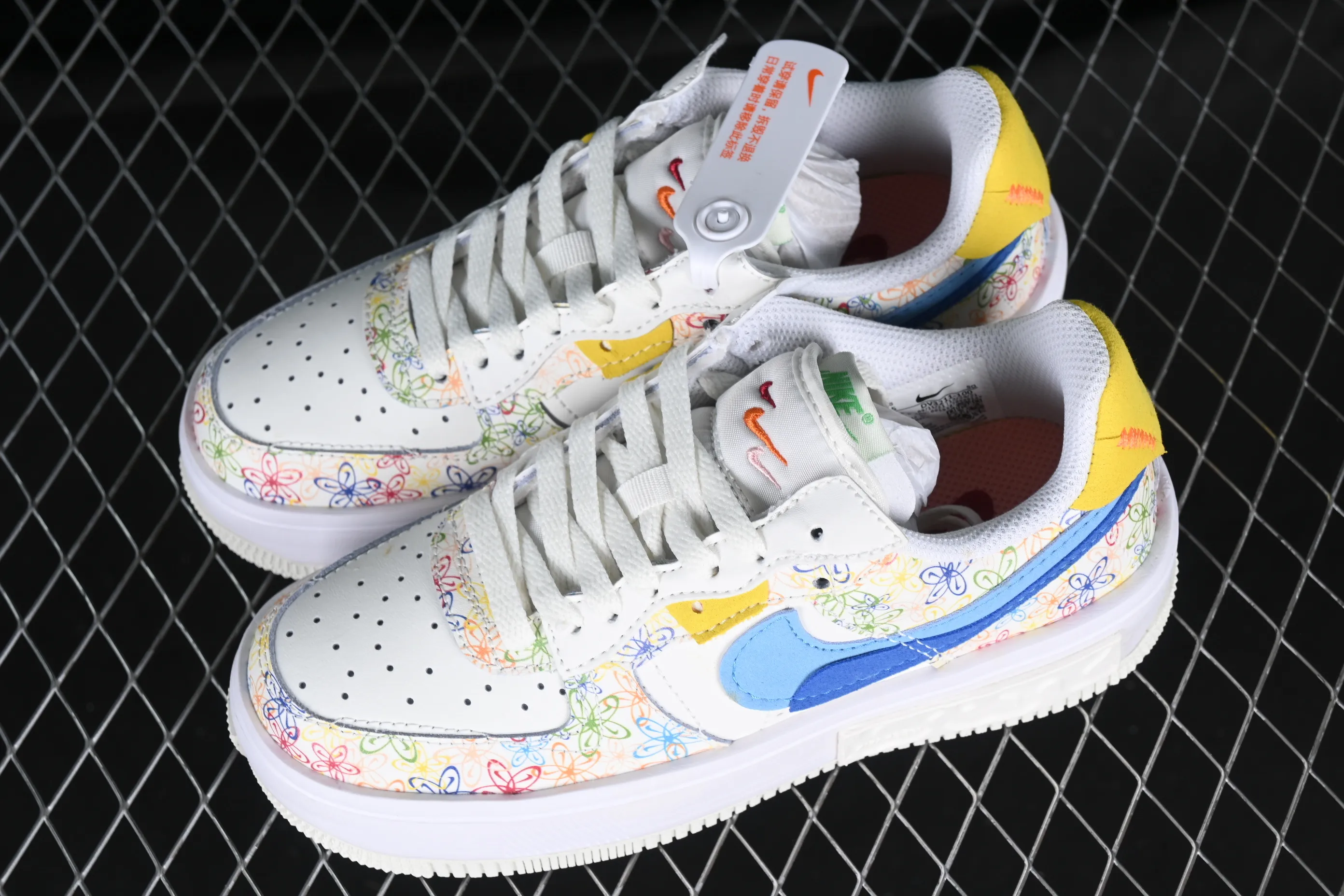 All categories Nk Air Force 1 Air Force series Nk Air Force 1 Fontanka Air Force low-top Nk Air Force 1 Fontanka Fontanka series Flower theme Air Force One low-top casual sneakers DV3211-100